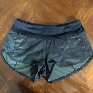 Lululemon speed up low rise short 2.5”